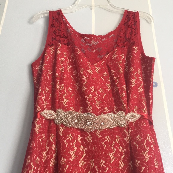 Red long lace formal - Picture 2 of 5